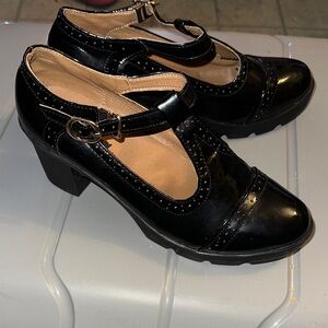 Patent leather Black Mary Jane Heels